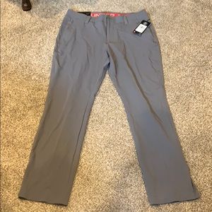 Mens golf pants size 34/30 still new with tag